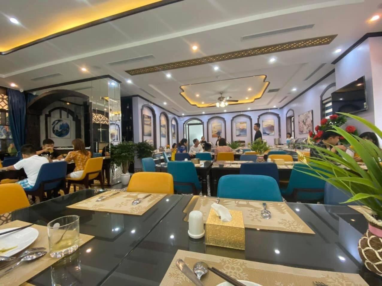 Paris Boutique Hotel Халонг Экстерьер фото